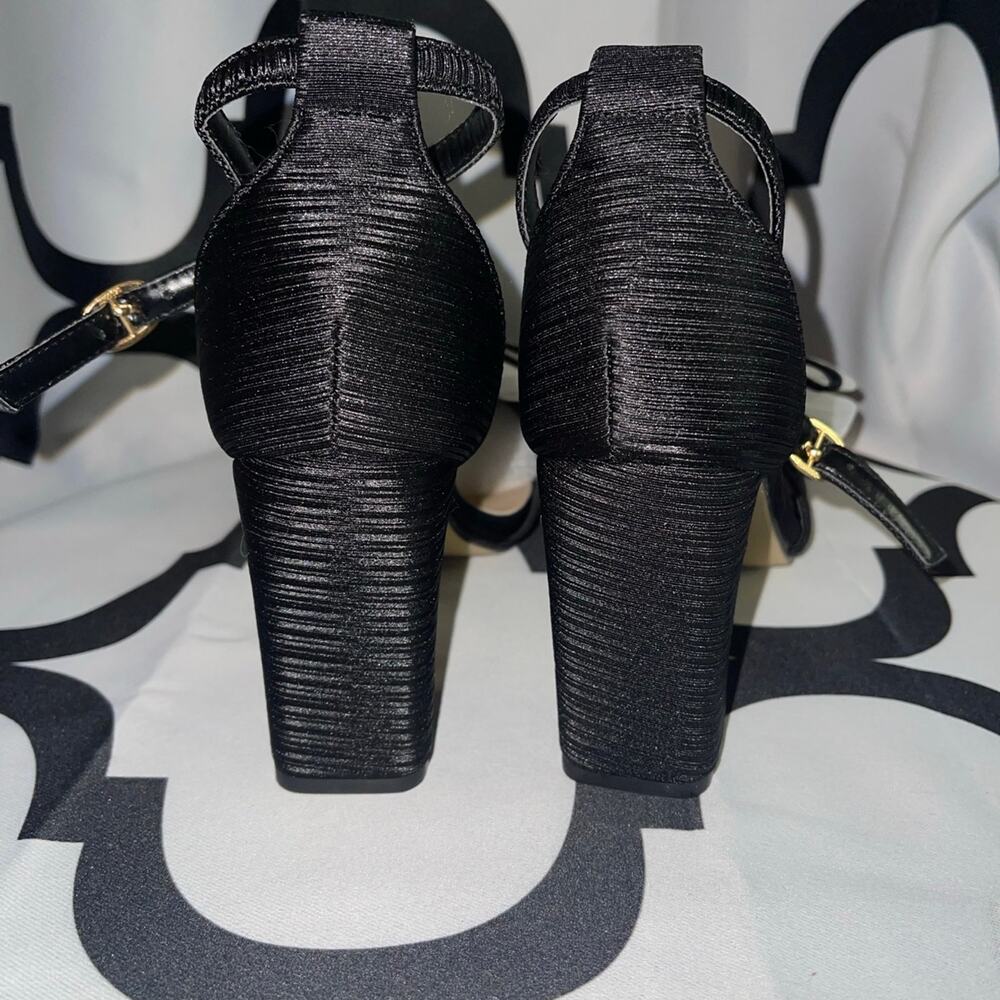 Black and white Bow Block Heels - Picture 4 of 5
